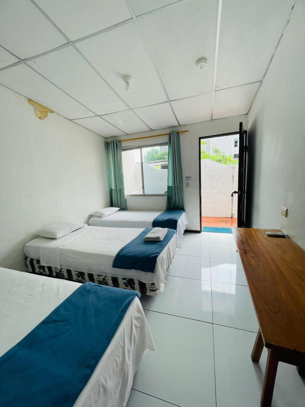 Hostal Darwin Puerto Ayora  Exterior foto